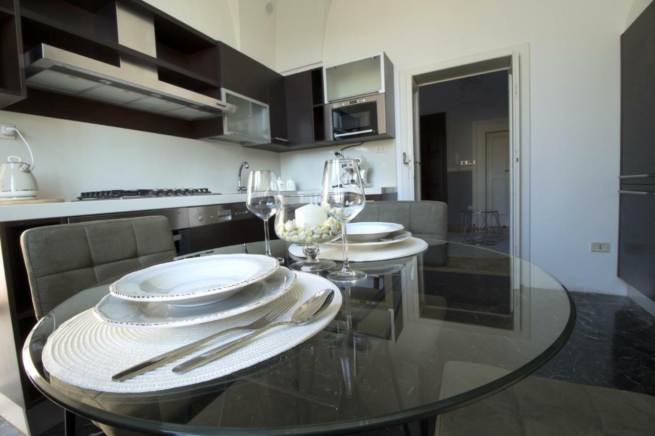 Palazzo Forleo Luxury Apartment - Treb Collection Lecce Bagian luar foto