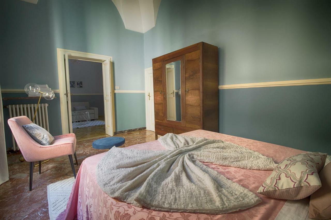 Palazzo Forleo Luxury Apartment - Treb Collection Lecce Bagian luar foto
